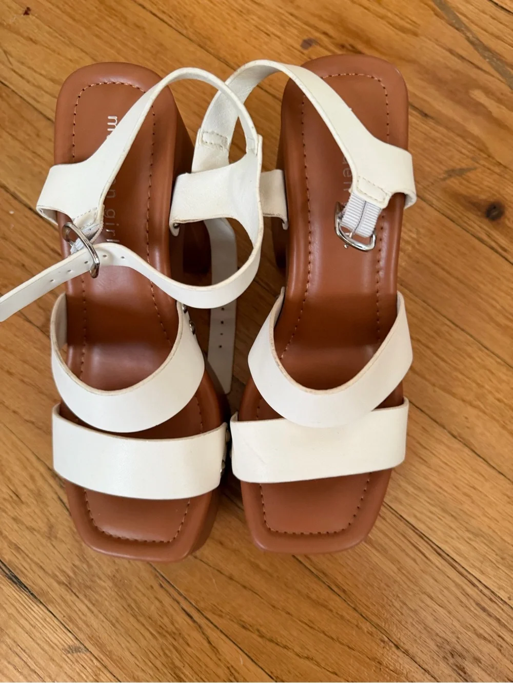 Madden Girl White Strappy Platform Sandal Size 6.5